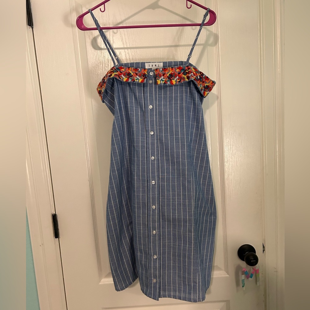 NWOT THML pinstrip denim dress with gorgeous floral embroidery and tie back - Picture 2 of 8